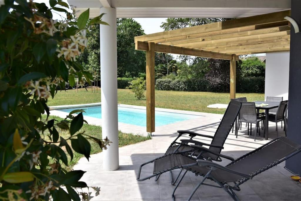 Calm House, Swimming Pool And Garden Casa de Férias *